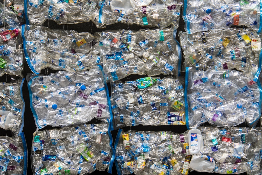 Plastikowe butelki – gdzie wyrzucić?